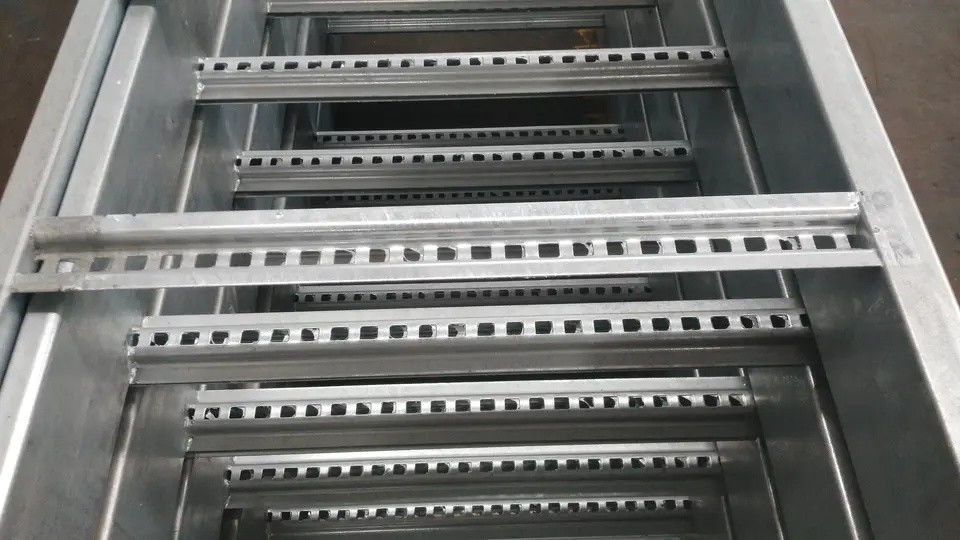 Nicht rostende Leiter-Art galvanisierte vor Kabel-Behälter 1-12m für industrielles