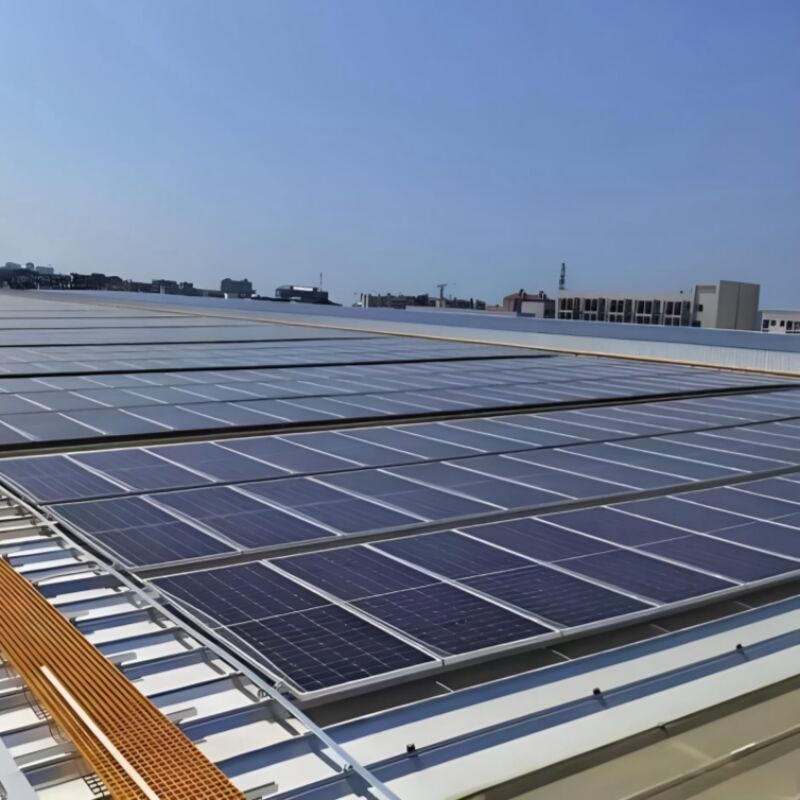 Hochdichte Flachdach-Montagelösung: Kompaktes Mehrfachreihen-Layout für maximale Raumausnutzung